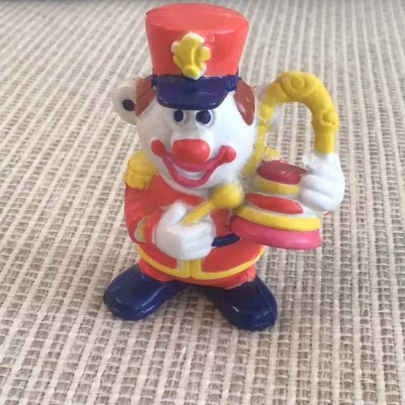 Vintage 1981 Mego Corp Clown Figurine, 2 1/4” - Picture 1 of 13